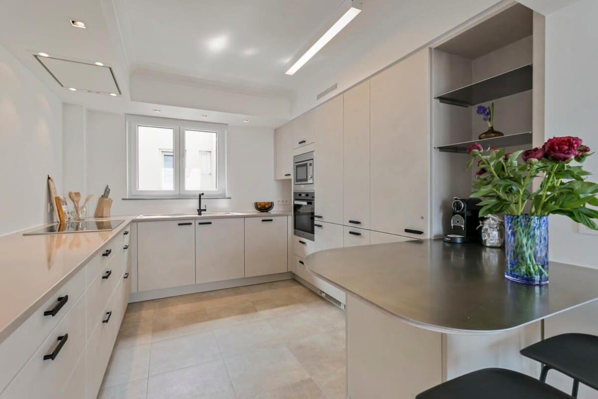 Huswell - Panoramic Seaview Apartment In 'T Zoute Knokke-Heist Esterno foto
