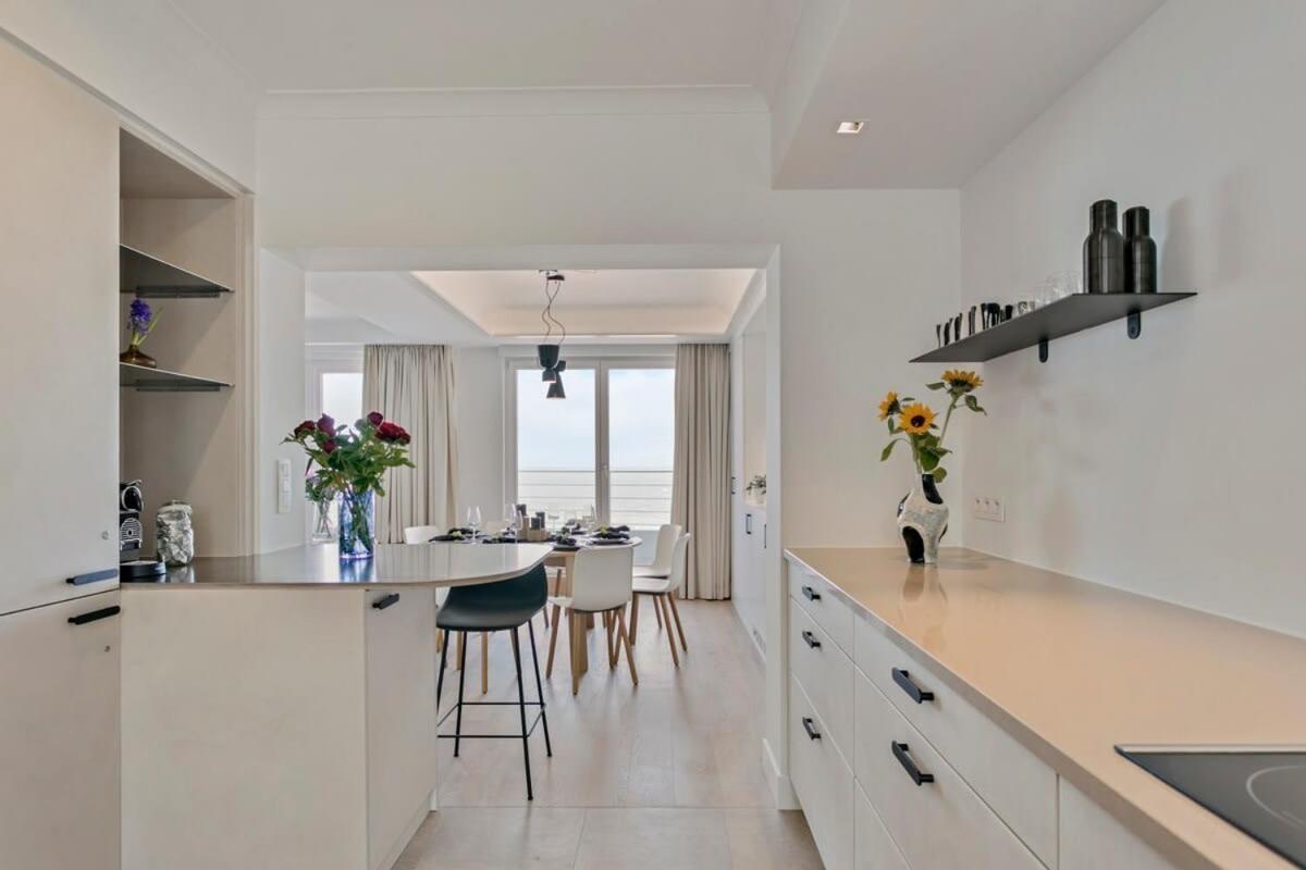 Huswell - Panoramic Seaview Apartment In 'T Zoute Knokke-Heist Esterno foto