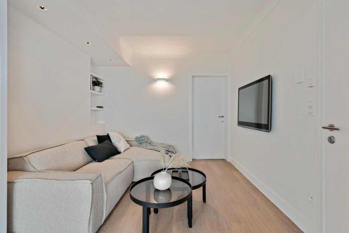 Huswell - Panoramic Seaview Apartment In 'T Zoute Knokke-Heist Esterno foto